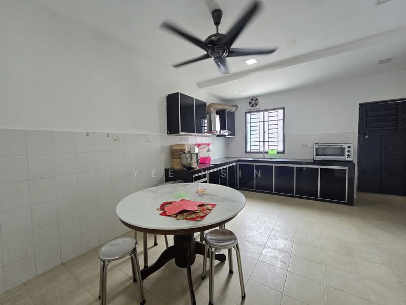 Taman Sierra Perdana untuk Untuk Disewa - RM 1,600 /bulan, Mac 2026 - Kitchen - PropertyGuru.com.my