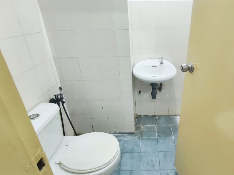 Condominium for Sale at Palm Spring @ Damansara - Liza Tieo Quek Hoon - Bathroom - PropertyGuru.com.my