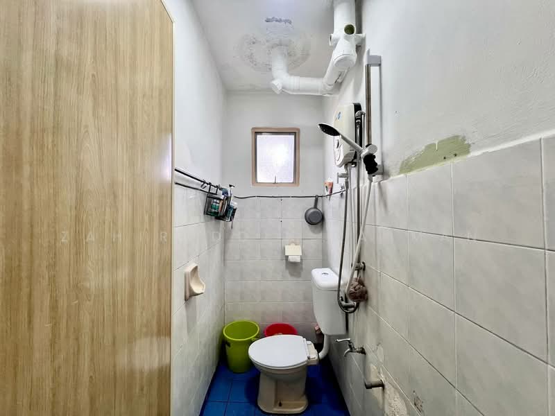 Apartment for Sale at Apartment Bayu - Zahiruddin Rahman - Bathroom - PropertyGuru.com.my