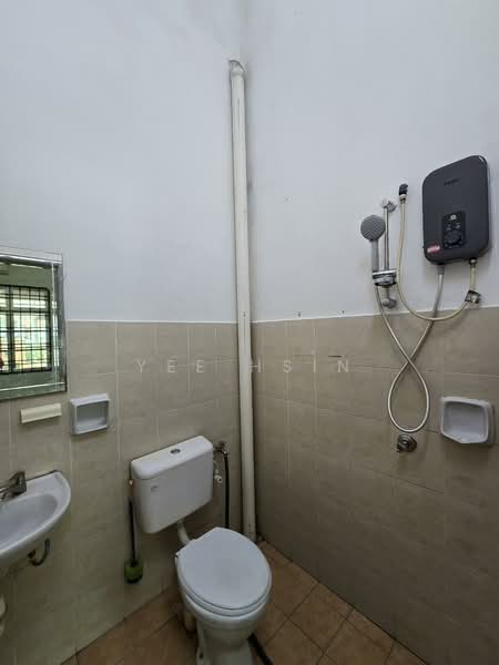 1-storey Terraced House for Rent in Taman Sierra Perdana (Masai) - Yee Hsin - Bathroom - PropertyGuru.com.my