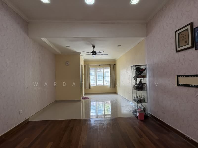 Semi-Detached House for Sale in Bandar Tasik Kesuma (Beranang) - Wardatu Zamzam - Living Room - PropertyGuru.com.my