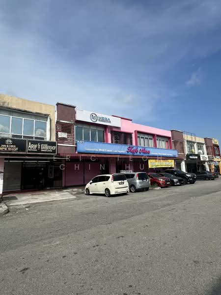 Shop for Rent in Taman Pelangi Semenyih 2 (Semenyih) - Eric Teoh - Exterior - PropertyGuru.com.my