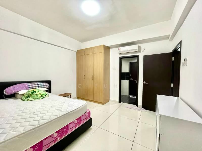 Service Residence for Sale at D'Inspire Residence (Inspira Bestari) - YC Fung - Bedroom - PropertyGuru.com.my