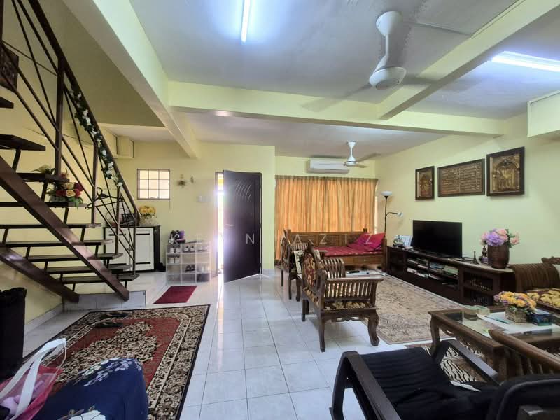 2-storey Terraced House for Sale in Taman Sri Andalas (Klang) - Keyn Aziz - Living Room - PropertyGuru.com.my