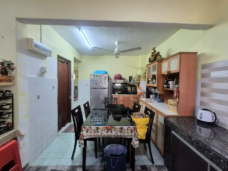 2-storey Terraced House for Sale in Taman Sri Andalas (Klang) - Keyn Aziz - Kitchen - PropertyGuru.com.my