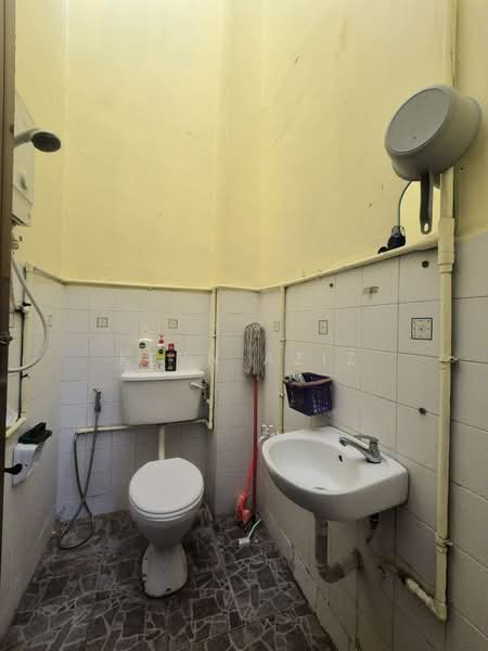 2-storey Terraced House for Sale in Taman Sri Andalas (Klang) - Keyn Aziz - Bathroom - PropertyGuru.com.my