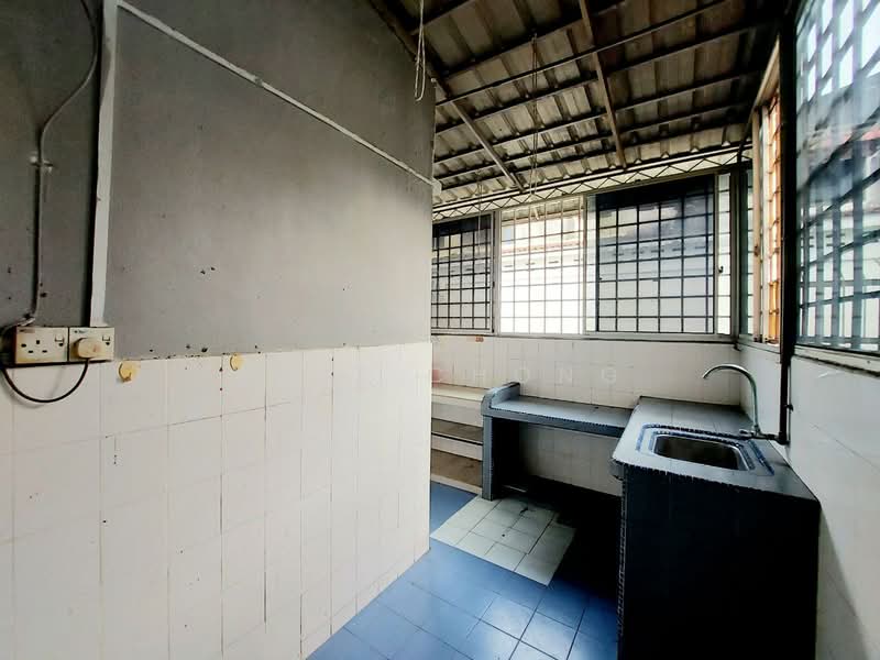 Bercham Double Storey Terace House Facing Field For Sale untuk Untuk Dijual - RM 350,000, Mac 2026 - Kitchen - PropertyGuru.com.my