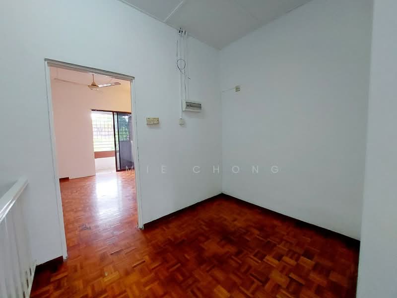 Bercham Double Storey Terace House Facing Field For Sale untuk Untuk Dijual - RM 350,000, Mac 2026 - Bedroom - PropertyGuru.com.my