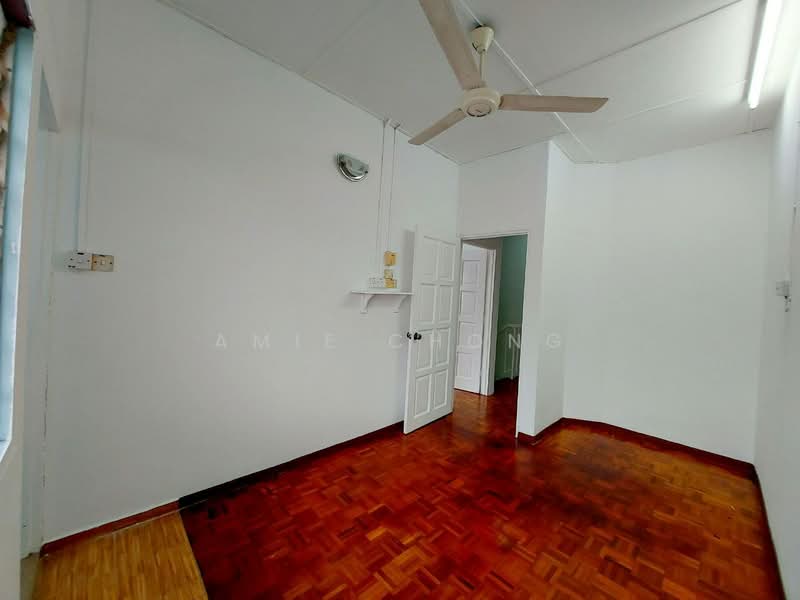 Bercham Double Storey Terace House Facing Field For Sale untuk Untuk Dijual - RM 350,000, Mac 2026 - Bedroom - PropertyGuru.com.my