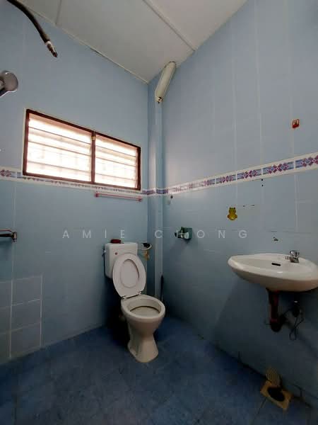 Bercham Double Storey Terace House Facing Field For Sale untuk Untuk Dijual - RM 350,000, Mac 2026 - Bathroom - PropertyGuru.com.my