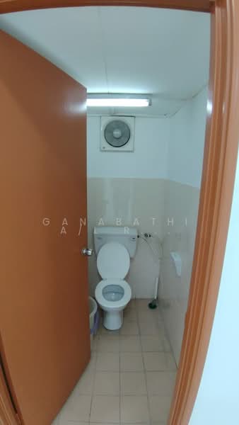 Shop / Office for Rent in Kajang (Selangor) - Ganabathi A/L Ramachandran - Bathroom - PropertyGuru.com.my