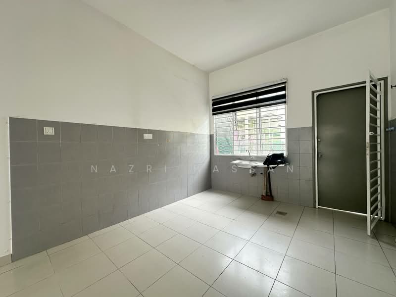 2-storey Terraced House for Sale in Saujana Utama (Puncak Alam) - Nazri Hassan - Kitchen - PropertyGuru.com.my