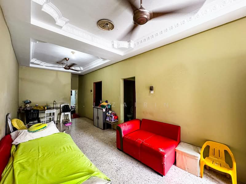 1-storey Terraced House for Sale in Ampang (Kuala Lumpur) - M.J Zairin - Living Room - PropertyGuru.com.my