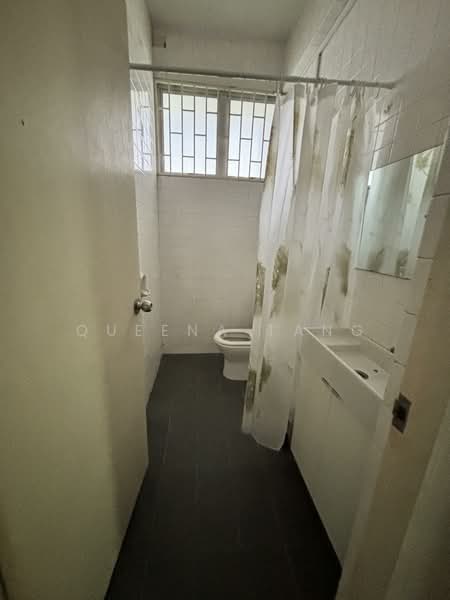 Bungalow for Sale in Ampang Hilir (Ampang) - Queena Tang - Bathroom - PropertyGuru.com.my