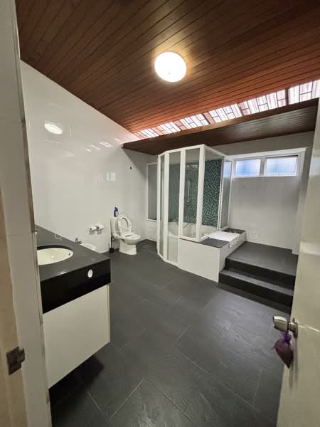 Bungalow for Sale in Ampang Hilir (Ampang) - Queena Tang - Bathroom - PropertyGuru.com.my