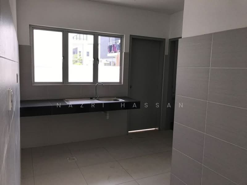Semi-Detached House for Sale in Bandar Seri Coalfields (Ijok) - Nazri Hassan - Kitchen - PropertyGuru.com.my