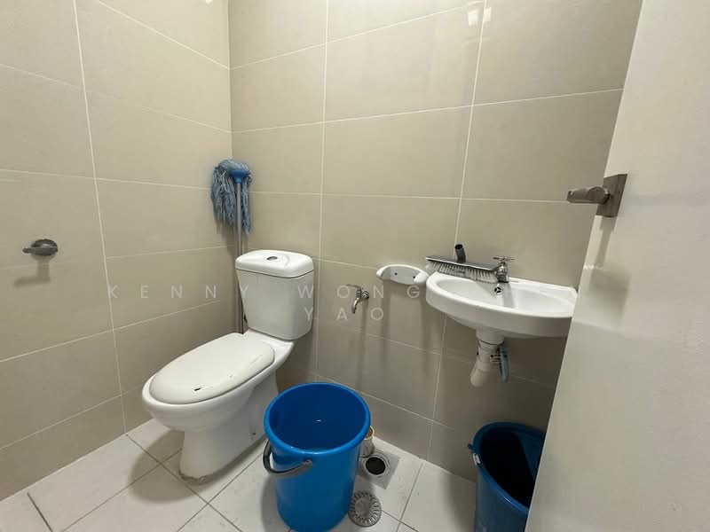 Service Residence for Sale at Sky Loft Premium Suites - Kenny Wong Chen Yao - Bathroom - PropertyGuru.com.my