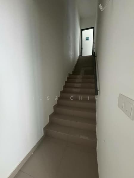 2-storey Terraced House for Sale in Bandar Dato Onn (Tebrau) - Ilsa Chin - Corridor - PropertyGuru.com.my