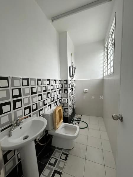 1.5-storey Terraced House for Sale in Setia Eco Gardens (Gelang Patah) - Winson Tan - Bathroom - PropertyGuru.com.my