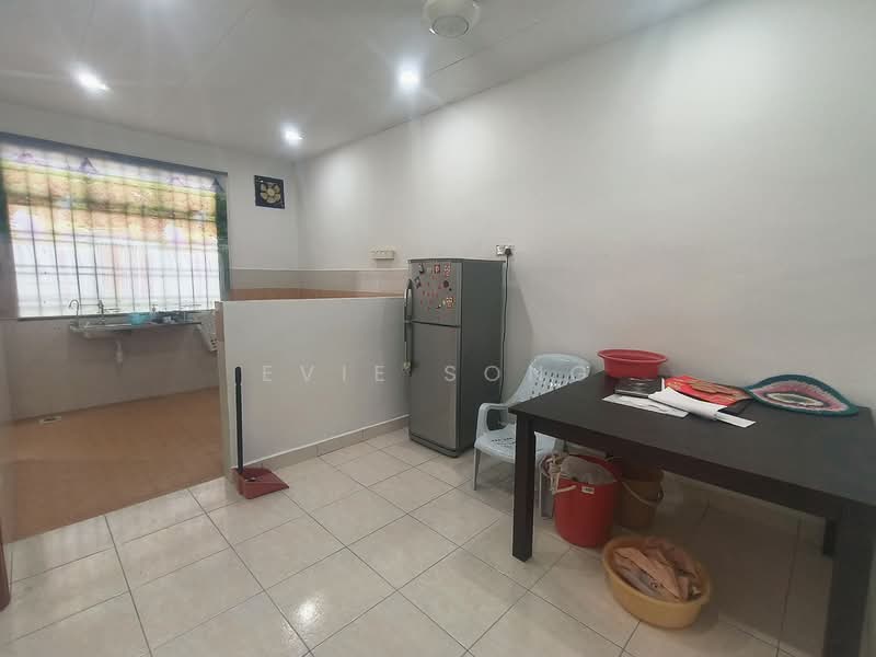 TAMAN KEMPAS INDAH untuk Untuk Disewa - RM 1,800 /bulan, Mac 2026 - Kitchen - PropertyGuru.com.my