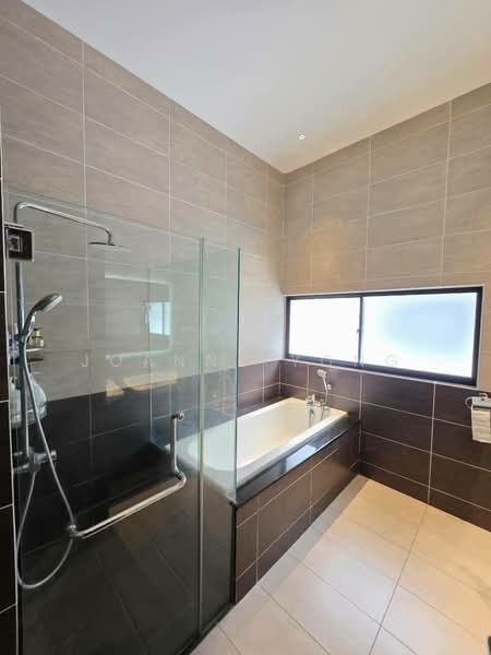 Double Storey Semi D Cluster @ Arista, Jalan Sasa, Taman Gaya, Ulu Tiram Johor. untuk Untuk Dijual - RM 2,280,000, Mac 2026 - Bathroom - PropertyGuru.com.my