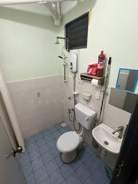 Villa Krystal @ Bandar Selesa Jaya untuk Untuk Disewa - RM 1,700 /bulan, Mac 2026 - Bathroom - PropertyGuru.com.my