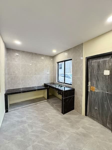 1-storey Terraced House for Sale in Taman Flora Heights (Pasir Gudang) - Wil Mong - Kitchen - PropertyGuru.com.my