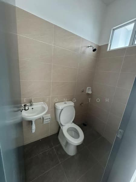 2-storey Terraced House for Sale in Bandar Dato Onn (Tebrau) - Ee Fong Toh - Bathroom - PropertyGuru.com.my