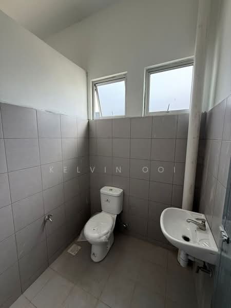 Factory for Rent in Sungai Bakap (Penang) - Kelvin Ooi - Bathroom - PropertyGuru.com.my