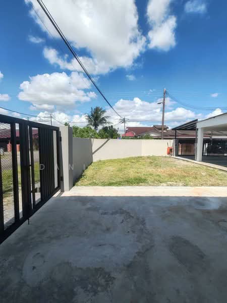 1-storey Terraced House for Sale in Taman Universiti (Skudai) - Daniel Yong - Exterior - PropertyGuru.com.my