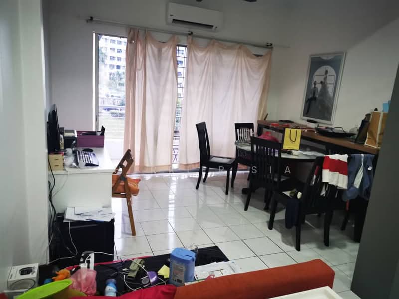 Kondominium untuk Dijual di Casa Venicia Condominium - Sherrier Sia - Living Room - PropertyGuru.com.my