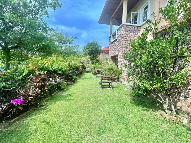 Rumah Banglo untuk Dijual di Presint 14 (Putrajaya) - Kamil Ghazali - Garden - PropertyGuru.com.my