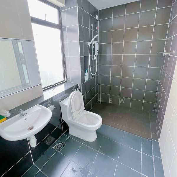 Austin Regency (Pangsapuri Austin Perdana) untuk Untuk Dijual - RM 588,000, Mac 2026 - Bathroom - PropertyGuru.com.my