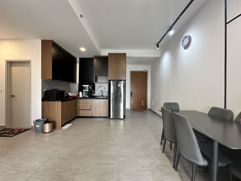 Service Residence for Sale at SUNSURIA FORUM SERVICED APARTMENT - Jess Tee - Kitchen - PropertyGuru.com.my