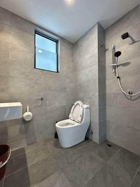 Service Residence for Sale at SUNSURIA FORUM SERVICED APARTMENT - Jess Tee - Bathroom - PropertyGuru.com.my