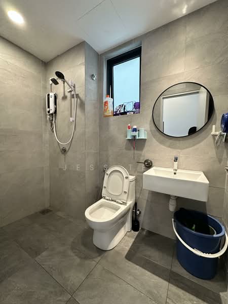 Service Residence for Sale at SUNSURIA FORUM SERVICED APARTMENT - Jess Tee - Bathroom - PropertyGuru.com.my