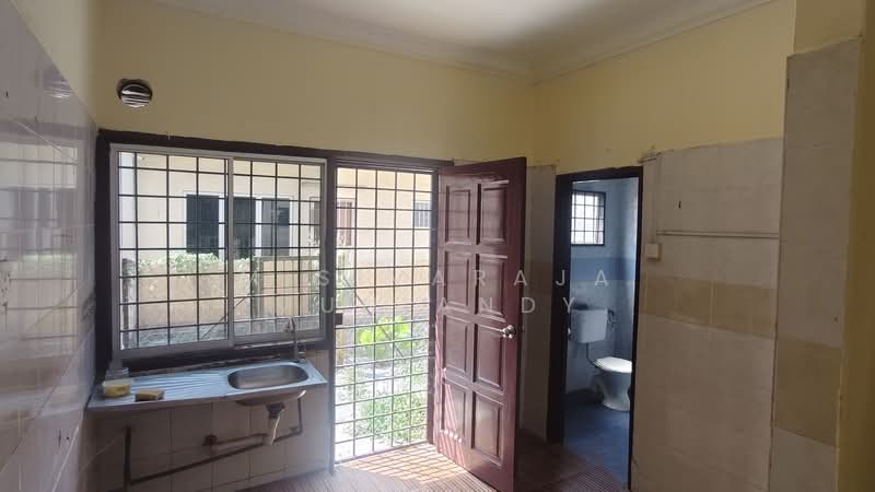 2-storey Terraced House for Sale in Shah Alam (Selangor) - M.Sivaraja Muniandy - Kitchen - PropertyGuru.com.my
