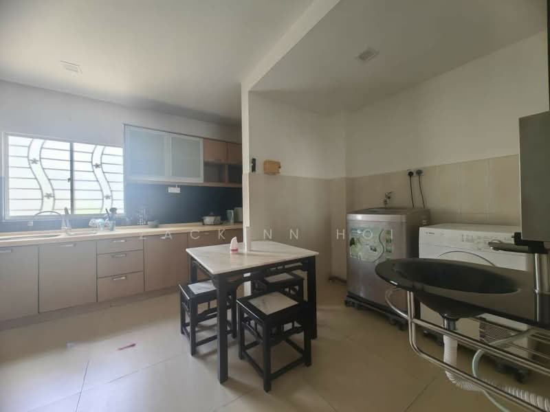 Move In Condition & Fully Furnished 2 Sty Kota Kemuning Shah Alam untuk Untuk Disewa - RM 2,700 /bulan, Mac 2026 - Kitchen - PropertyGuru.com.my