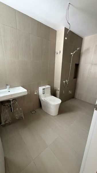 2.5-storey Terraced House for Sale in Taman Bukit Serdang (Seri Kembangan) - Leo Chin - Bathroom - PropertyGuru.com.my