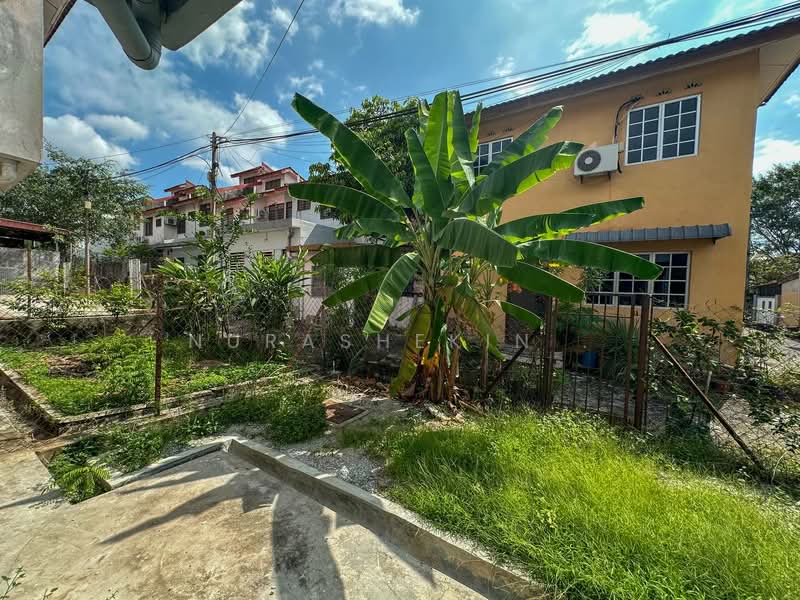 2-storey Terraced House for Sale in Taman Dahlia (Sepang) - Nurashekin . - Exterior - PropertyGuru.com.my