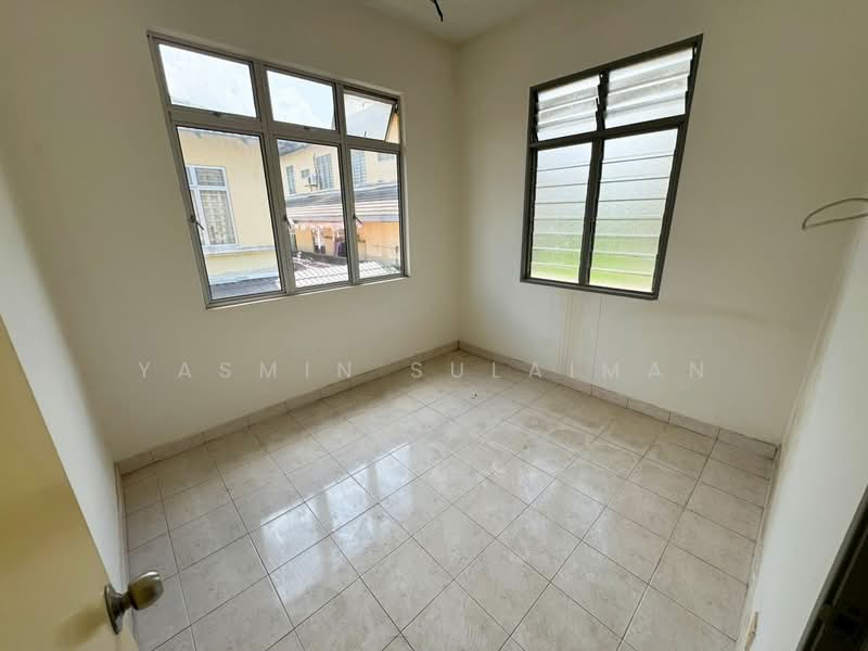 Semi-Detached House for Sale in Taman Dahlia (Sepang) - Yasmin Sulaiman - PropertyGuru.com.my