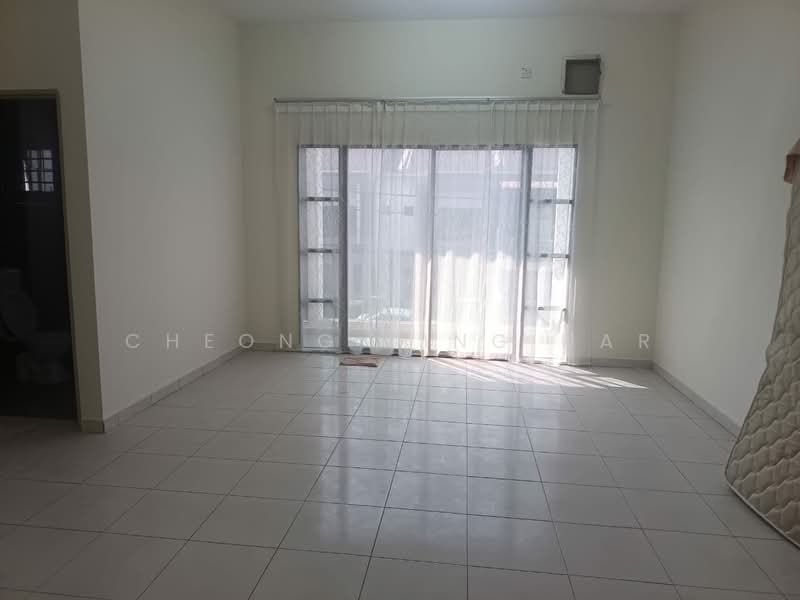 Taman Bunga Raya untuk Untuk Dijual - RM 368,000, Mac 2026 - Living Room - PropertyGuru.com.my