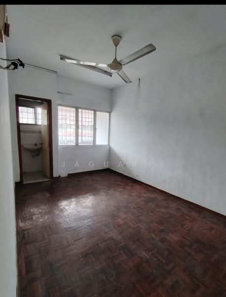 Taman Equine 2 storey House Seri Kembangan untuk Untuk Disewa - RM 1,600 /bulan, Mac 2026 - Interior - PropertyGuru.com.my