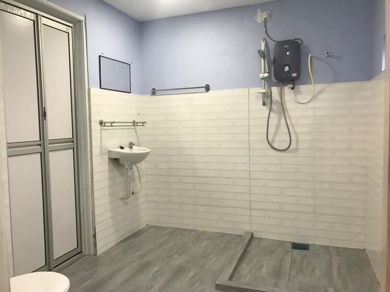 Taman Shatin Freehold Single Storey House untuk Untuk Dijual - RM 300,000, Mac 2026 - Bathroom - PropertyGuru.com.my