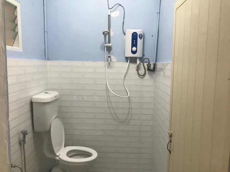 Taman Shatin Freehold Single Storey House untuk Untuk Dijual - RM 300,000, Mac 2026 - Bathroom - PropertyGuru.com.my