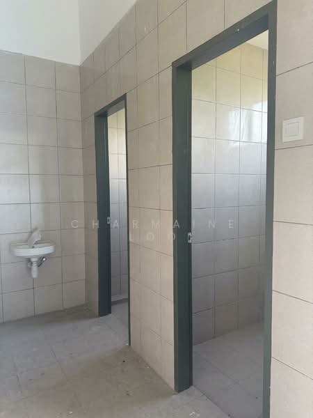 Factory for Rent in Taman Industri Balakong Jaya (Balakong) - Charmaine Loo - Bathroom - PropertyGuru.com.my
