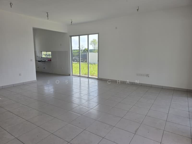 2-storey Terraced House for Sale in Bukit Raja (Selangor) - Joseph Chan - Living Room - PropertyGuru.com.my