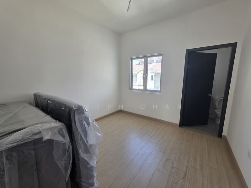 2-storey Terraced House for Sale in Bukit Raja (Selangor) - Joseph Chan - Bedroom - PropertyGuru.com.my