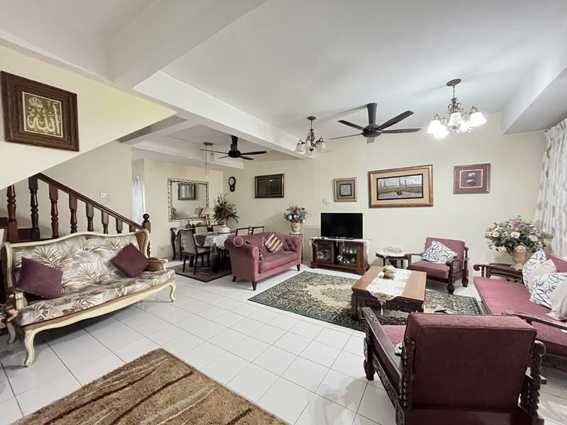2-storey Terraced House for Sale in Seksyen 8 (Kota Damansara) - Meoon Khor - Living Room - PropertyGuru.com.my