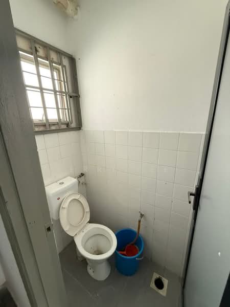 Shop / Office for Rent in Taman Sri Rampai (Wangsa Maju) - Terry Yee - Bathroom - PropertyGuru.com.my